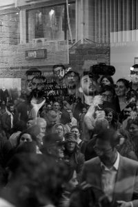 moments presentation de l'auteur chroniques du réel intérieur foule anonyme